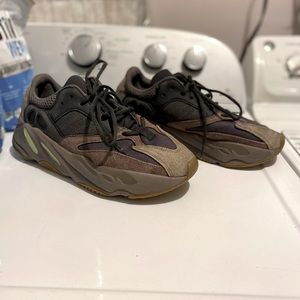 Yeezy Boost 700 ‘Mauve’ Men’s size 10